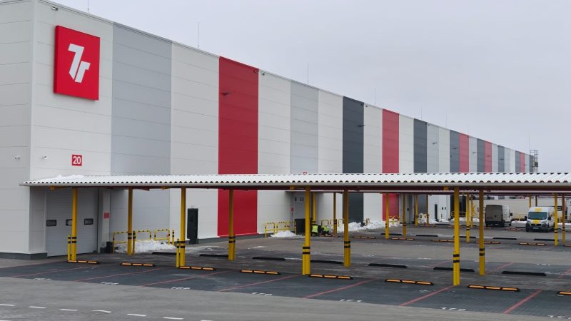 7R z kolejną udaną sprzedażą. Francuski gracz wchodzi na polski rynek