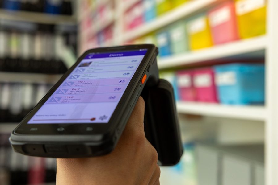 RFID w branży stomatologicznej – nowe podejście do obiegu wyrobów