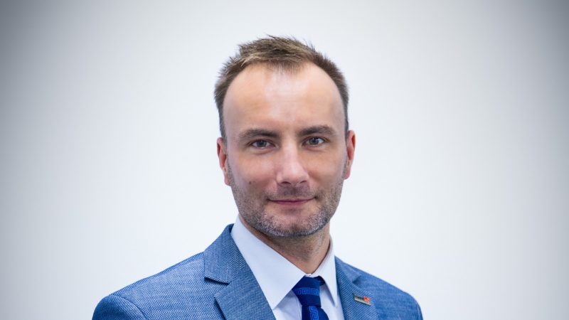 Wyraźne zróżnicowanie dynamiki zleceń