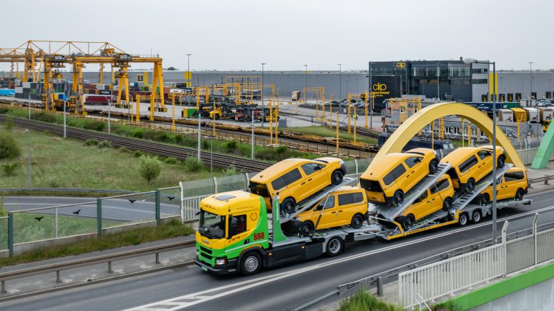 STS Logistic, Scania Polska i Rolfo prezentują swój pierwszy elektryczny autotransporter