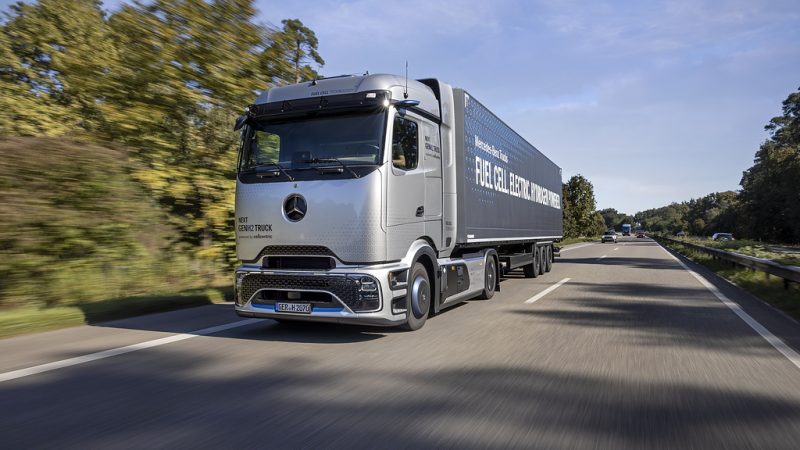 Dachser odbiera pierwsze ciężarówki wodorowe nowej generacji od Daimler Truck